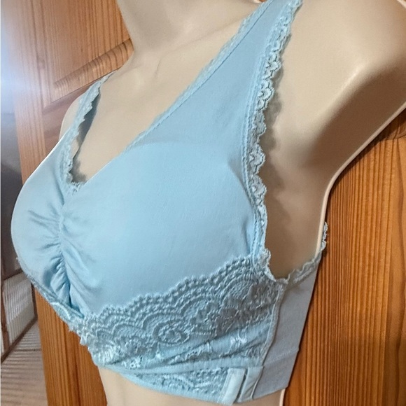 Bright Baby Blue Stretch Lace Wrap Around Bra – Size Medium Like new! - Picture 2 of 4